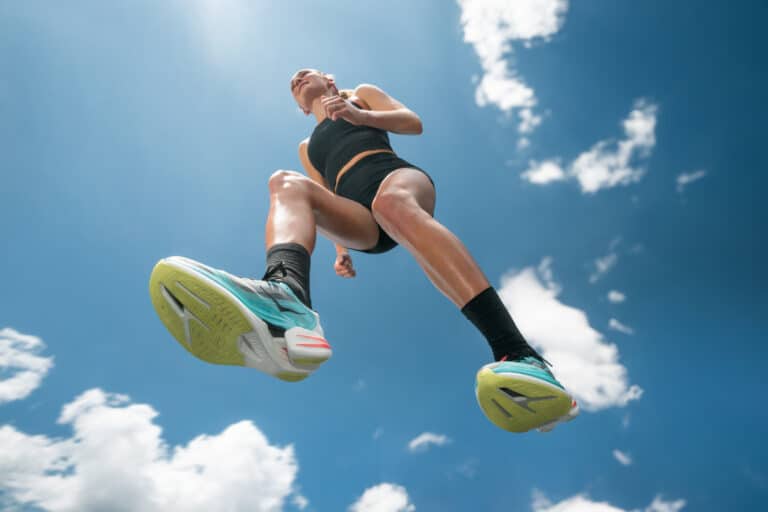 HOKA_S25_W_CieloX120_Global_DTL---10427